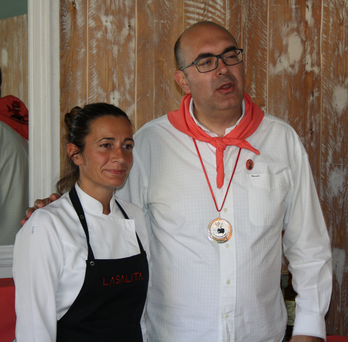 Begoña Rodrigo, 2ª Socia de Honor de la Peña Gastronómica Los Restauranteros.