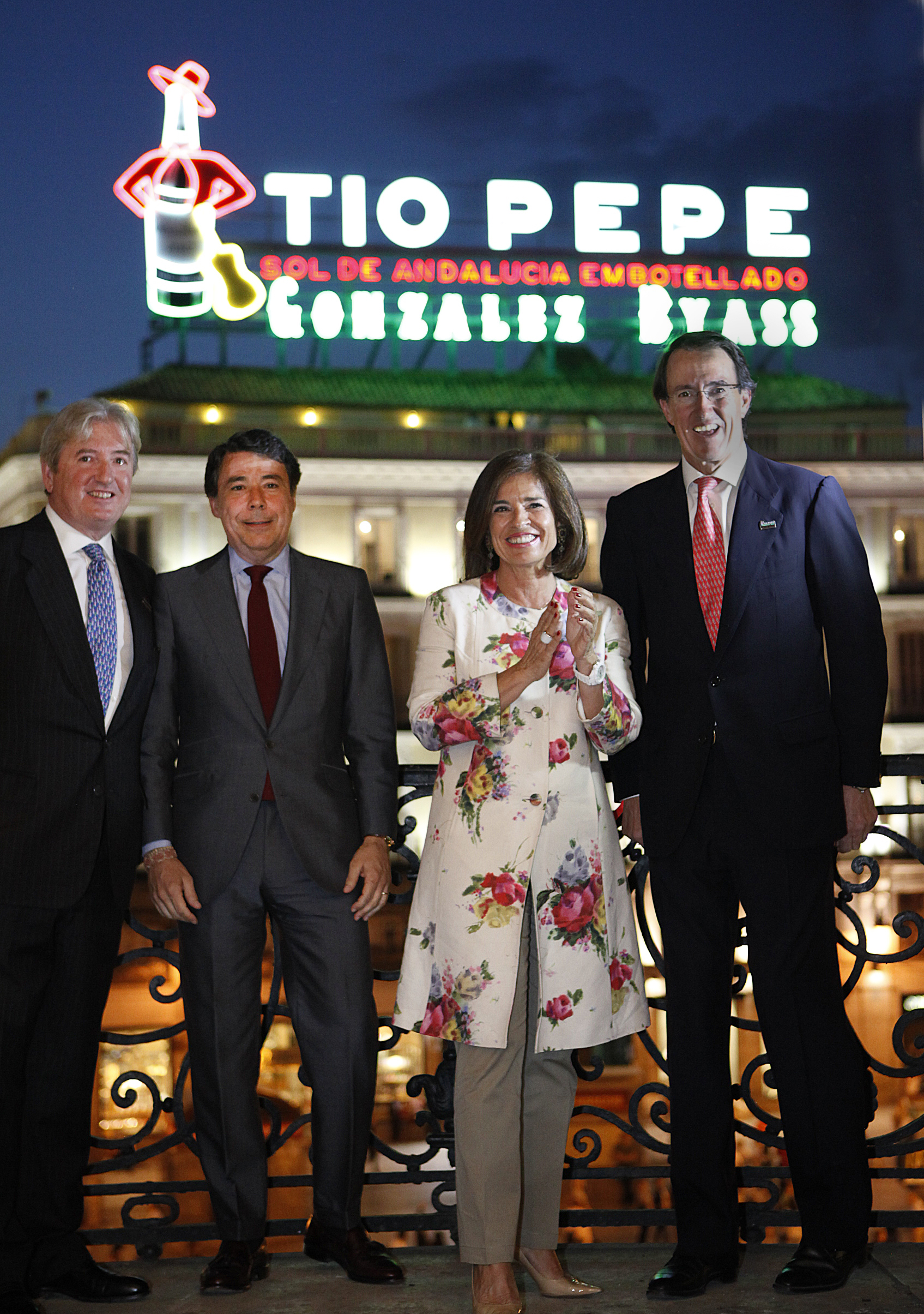 El luminoso de TÍO PEPE ya brilla en la Puerta del Sol