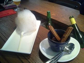 algodón de azucar y churros con chocolate