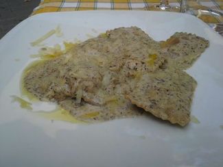 Ravioli al tartufo nero