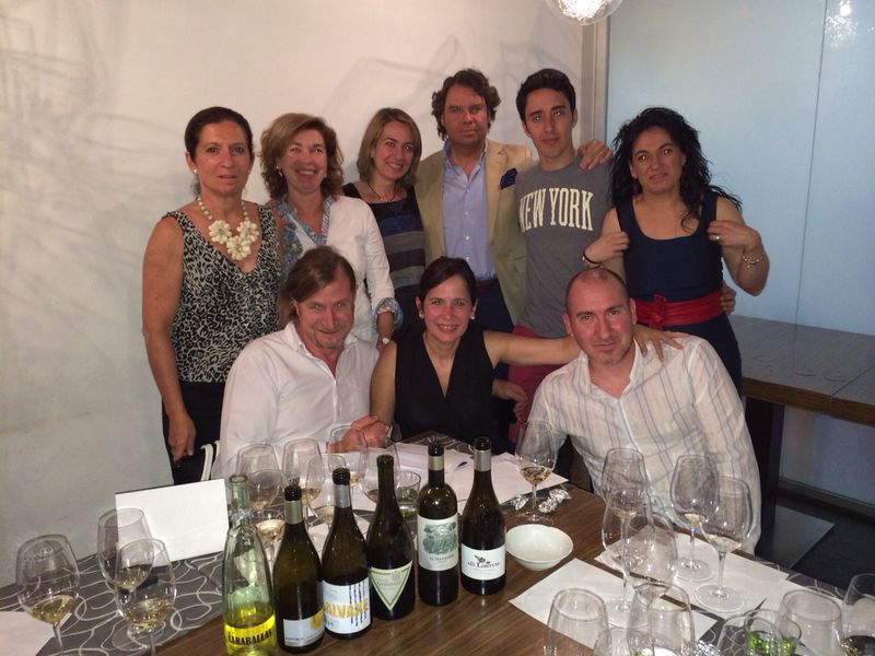 Cata de blancos especiales en la despedida de Puck del grupo En-Torno-al-Vino