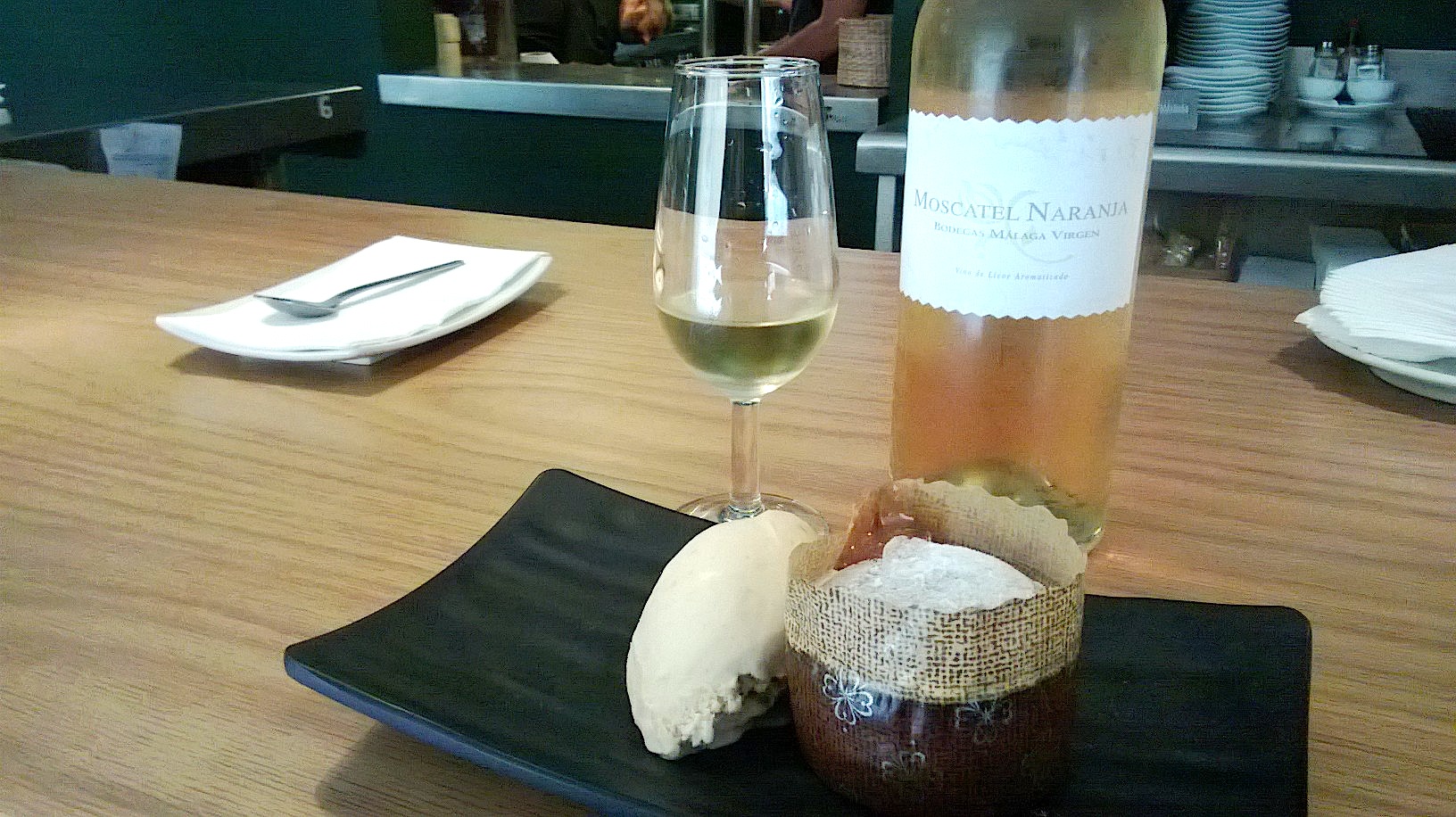 K G B....un espía Cordobés en Málaga. La cocina de Kisko García, de tapas y autor en el clásico Pasaje Chinitas.