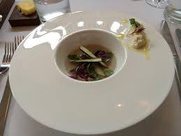 Consomé de tomate y ostra 