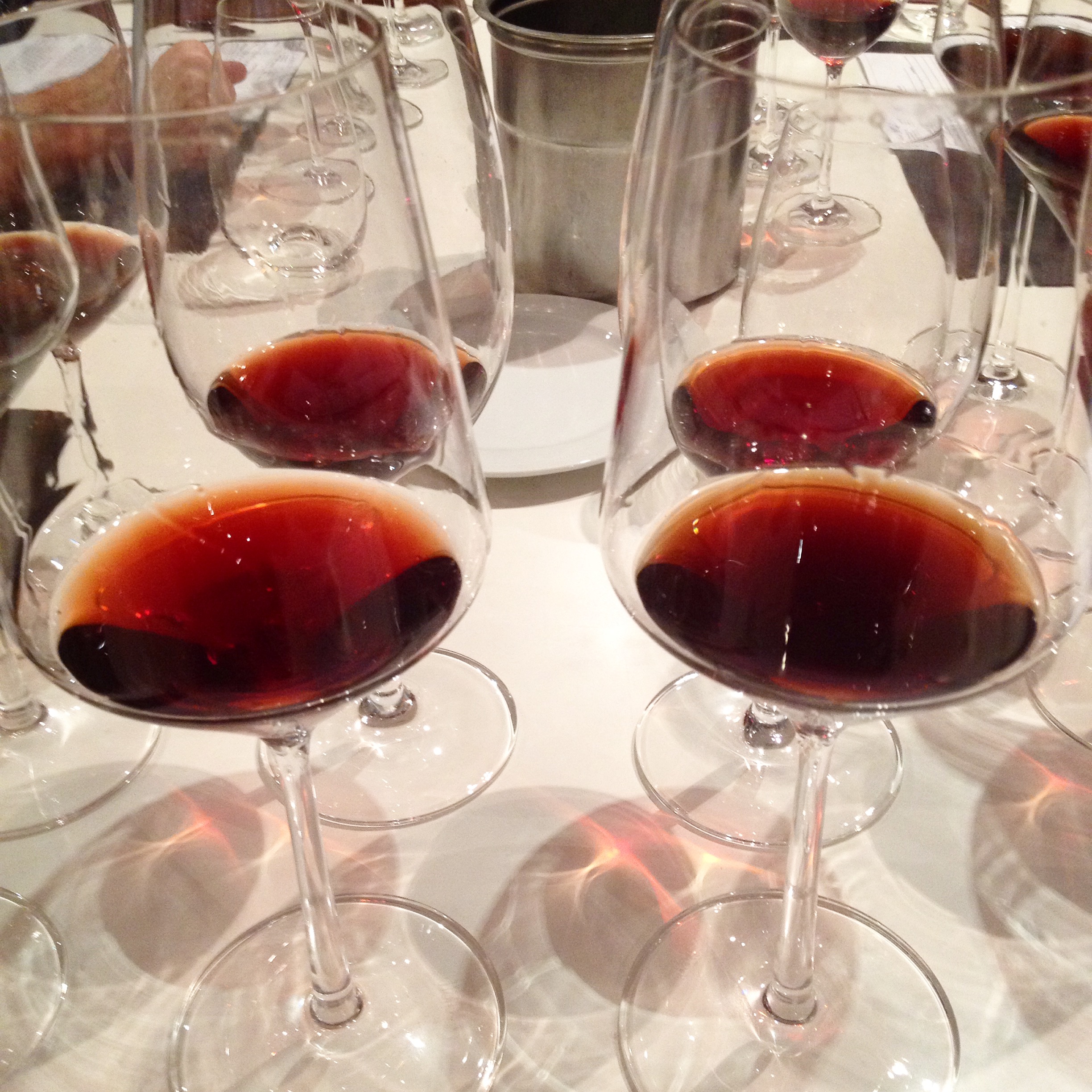 Cata de vinos antiguos. Tres Riojas y un Penedès de los 70 y 80.