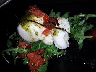Burrata con tomate - Brots de Vi (Girona)