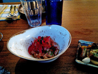 Esqueixada de bacalao a su manera