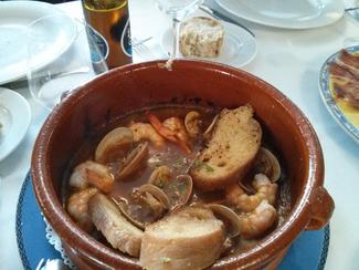 Cazuela de almejas y langostinos