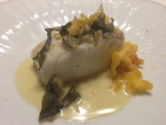 Pescado de lonja, pil-pil de algas y tempuras