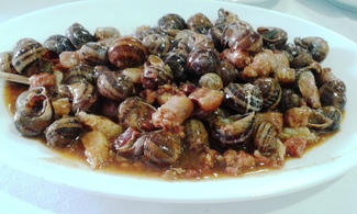 Caracoles con Salsa