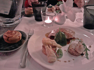 Filet de Bar cuit à basse température, fine polenta aux olives Taggiasche et beignets de artichauts