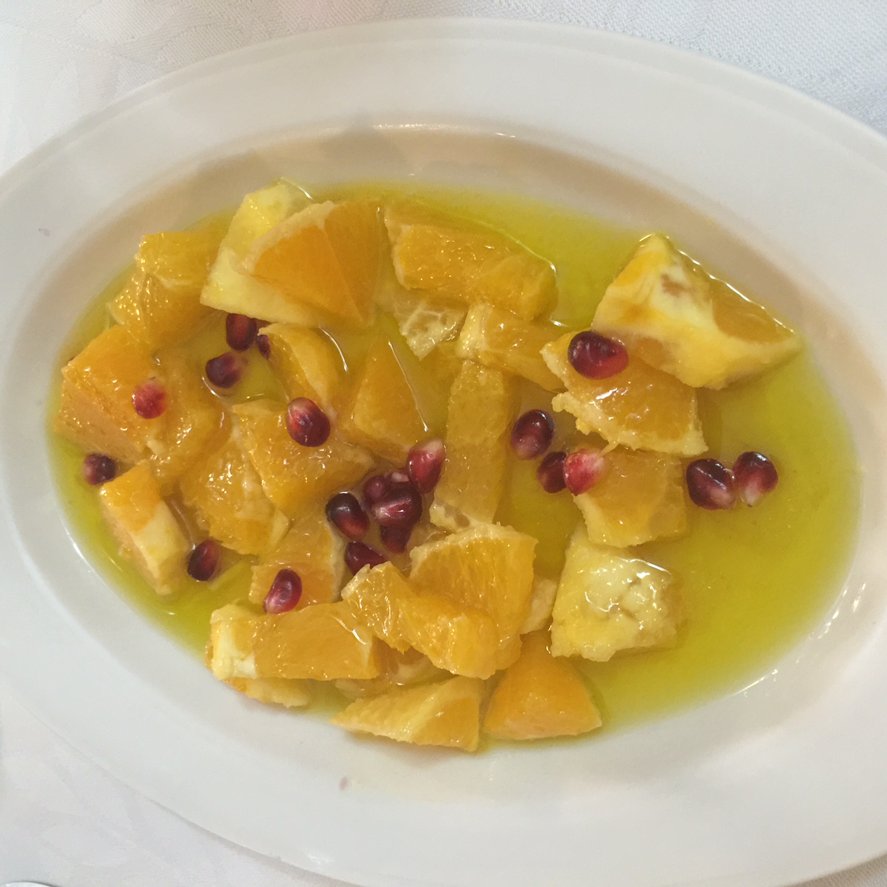 Receta de ensalada sefardí, jugosa y refrescante.