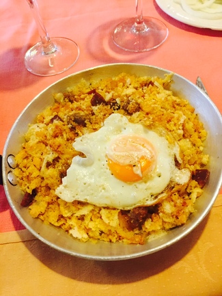 Migas con huevo frito, buen 1º.