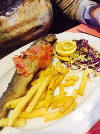 Otro clásico: trucha a la navarra.