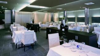 Foto de cuando ponían manteles en las mesas...