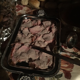 Jamón asado en horno de leña