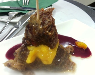 Carrillera Ibérica con Puré de Mango y Reducción de Tinto