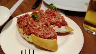 Montaditos Steak Tartar. Miguelitos Barcelona