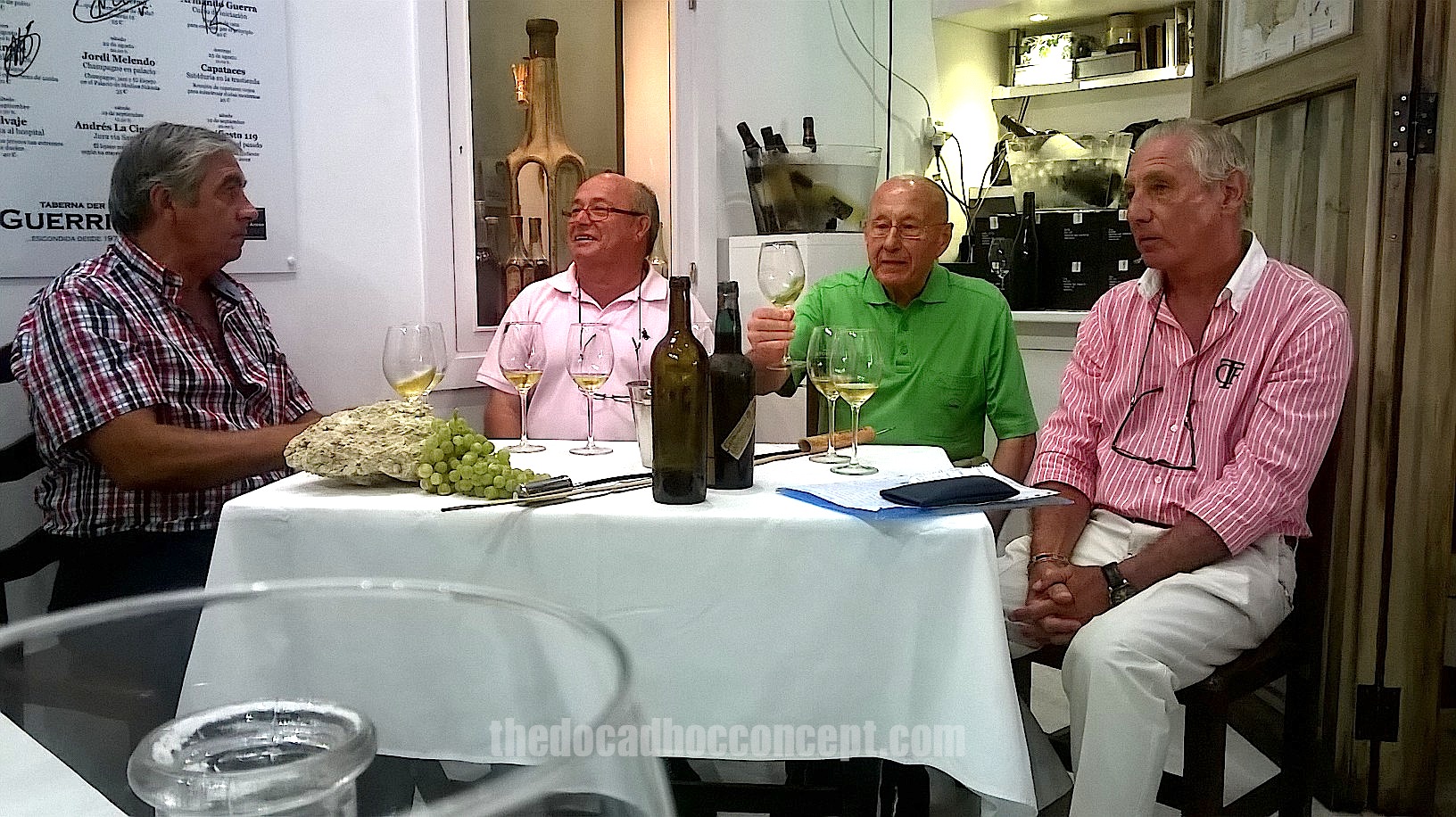 Taberna der guerrita Part 2. Uno no puede irse de Sanlúcar de Barrameda con el coche vacío