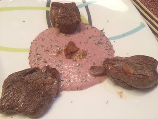 Solomillo en salsa de moras y papaya
