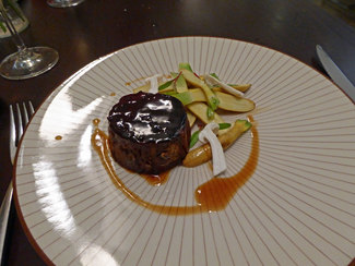 Rulo de cordero con minicalabacines