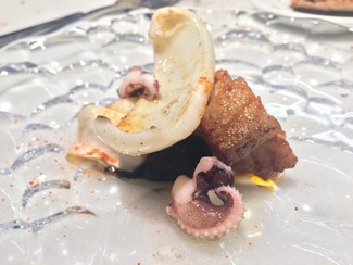 Mollejas, sepia y repollo