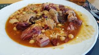 Callos con Garbanzos. Restaurant La Llosa de Cornellà