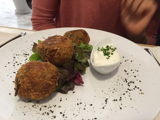 Croquetas de arroz rellenas.