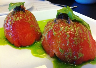 Tomate Relleno de Queso Fresco