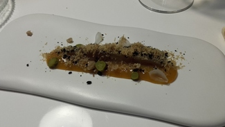 Yema de huevo, berenjena, encurtidos..