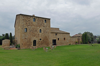 Vista de la Masia desde el jardin