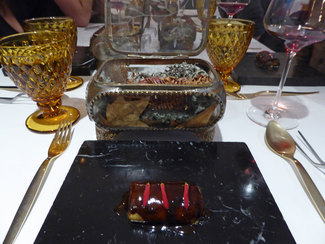 Paloma en dos texturas : Guiso y sashimi