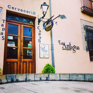La Antigua Café Lounge
