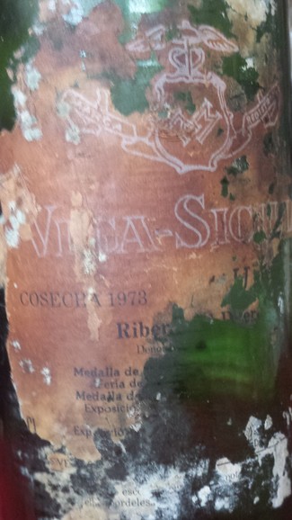 Detalle de la etiqueta con la añada