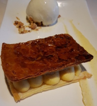 Hojaldre con crema inglesa