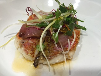 Salmonete en escabeche con chalotas