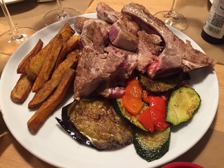 Chuletón gallego sin su hueso con guarnición