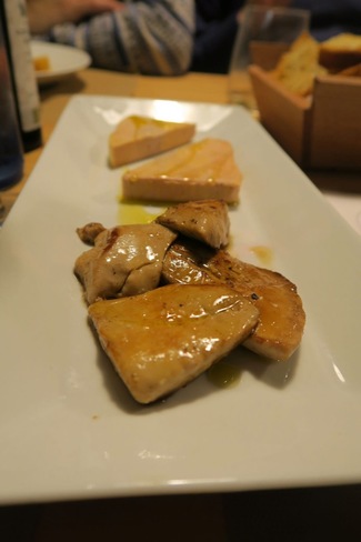Variado de foie fresco y mi cuit de pato