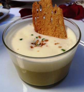 Crema de Calabacín con Espuma de Queso Fresco de Vall d'Uixó.