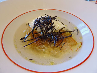 Sopas escaldadas de tomillo  y trufa melanosporum