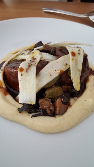 Fricandó de morrillo de atun.