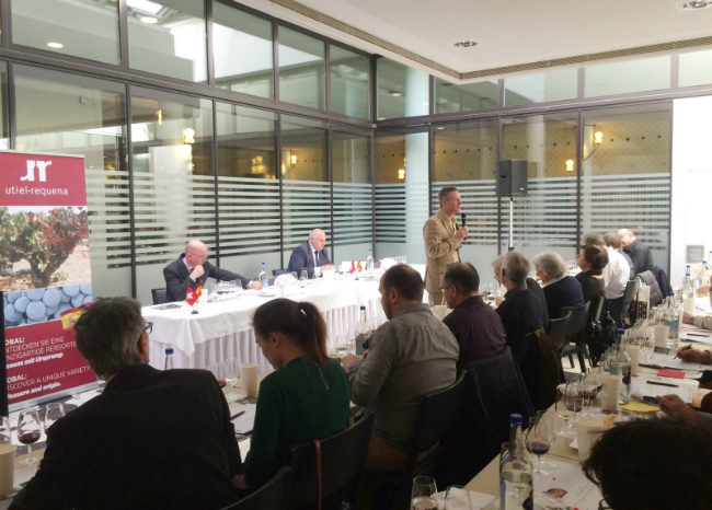 Se presenta en Suiza la Bobal de Utiel-Requena durante la XVII edición del Día del Vino español
