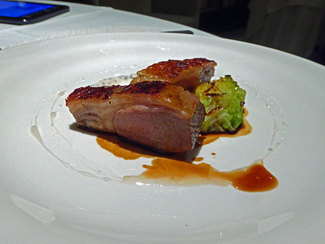 Cordero lechal de l'Aranyonet, col, miel, yogurt, sésamo