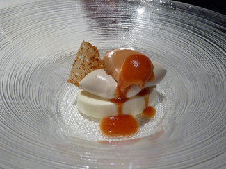 Chocolate blanco, eglantina y té ahumado