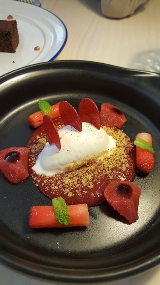 Fresas con nata, pimienta y vinagre