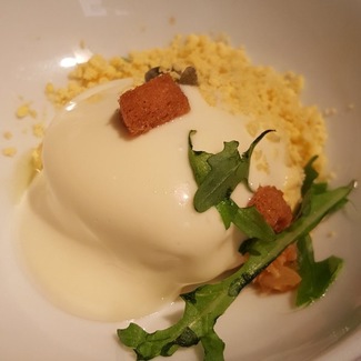 Huevo relleno de bonito