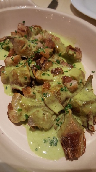 Alcachofas, papada y espuma de ajos tiernos