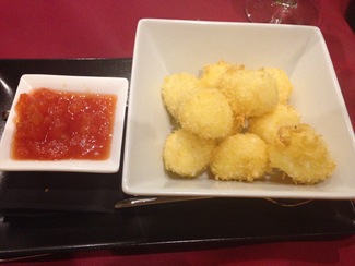 Crujiente de mozzarella con mermelada de tomate