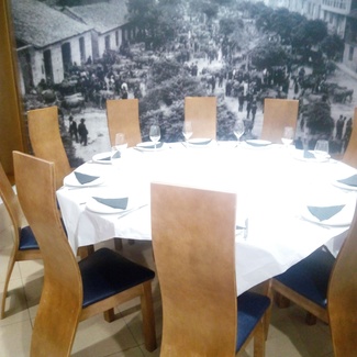 Mesa redonda del restaurante