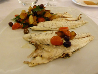 Orata in guazzeto allo zaferano e macadonia di verdure e patate mascotte