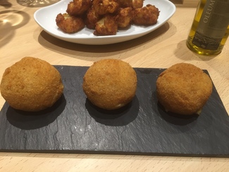 Croquetas de pollo al curry.